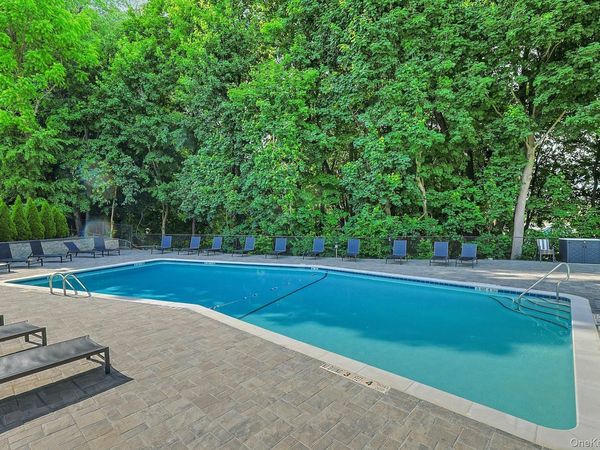 100 Chateau Lane , Unit 8, Hawthorne, NY 10532