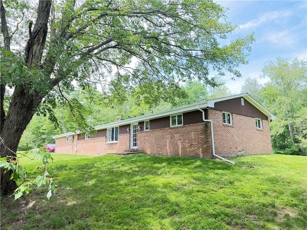 207 Munntown Rd. , Eighty Four, PA 15330