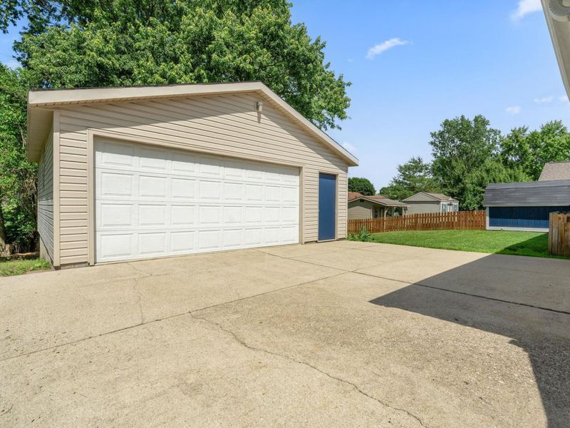 815 Plumwood Drive, New Carlisle, OH 45344 Photo 6