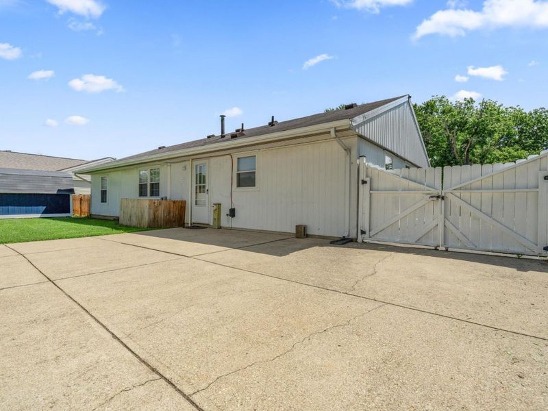 815 Plumwood Drive, New Carlisle, OH 45344 Photo 7