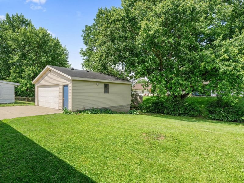 815 Plumwood Drive, New Carlisle, OH 45344 Photo 9