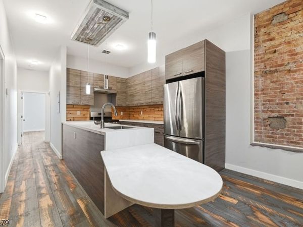 180 Spring St, Unit 304, Newton, NJ 07860
