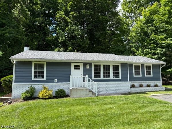 68 Dupont Ave, Hopatcong, NJ 07843