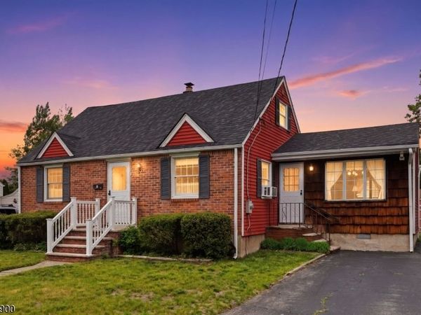 9 Winding Way, Pequannock, NJ 07444