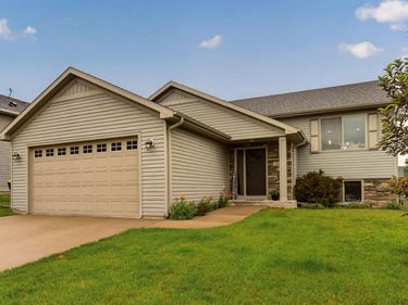 284 Highlands Avenue, Zumbrota, MN 55992