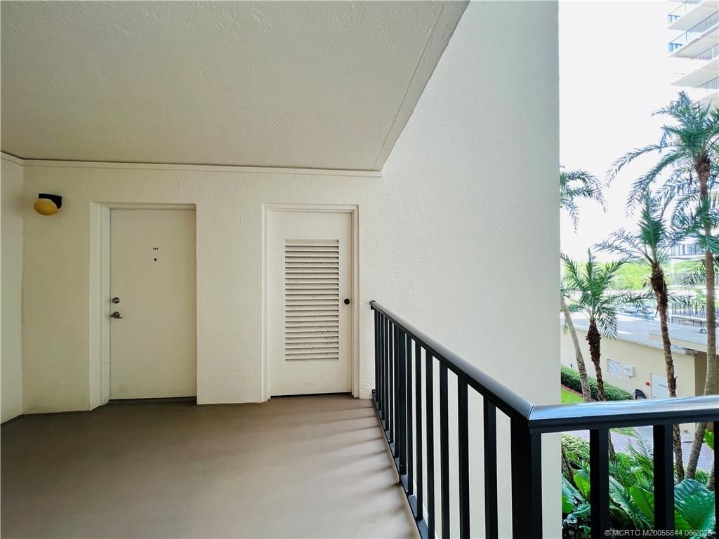 10044 S Ocean Drive, Unit 308, Jensen Beach, FL 34957 Photo
