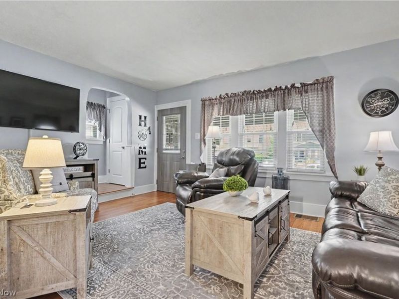 630 Marguerite Avenue , Cuyahoga Falls, OH 44221 Photo 6