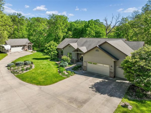 3057 Sandy Beach Road , Swisher, IA 52338