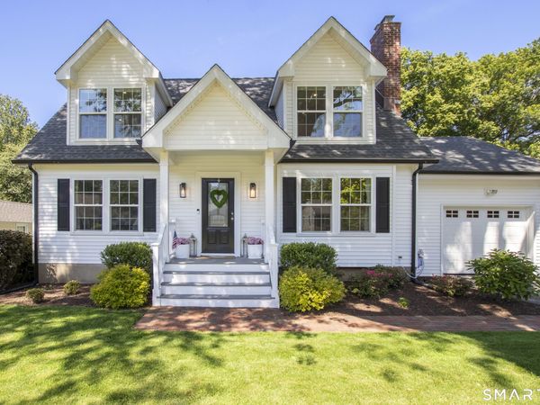34 Robinwood, Trumbull, CT 06611