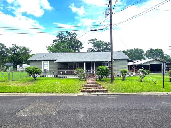 617 Vine , DeRidder, LA 70634