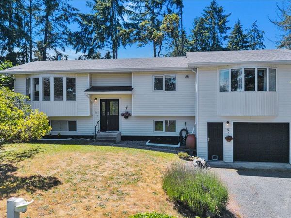 7487 Forest Turn Way , Lantzville, BC V0R 2H0