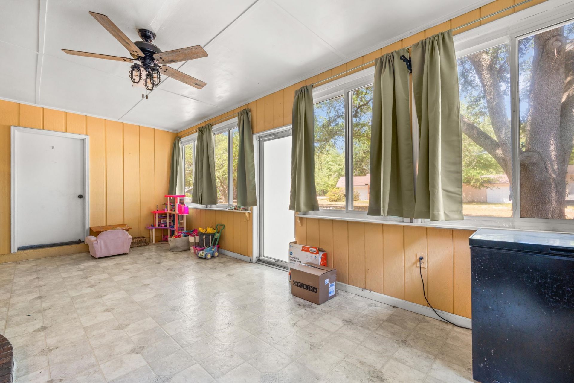 410 Paul St.  Photo 16