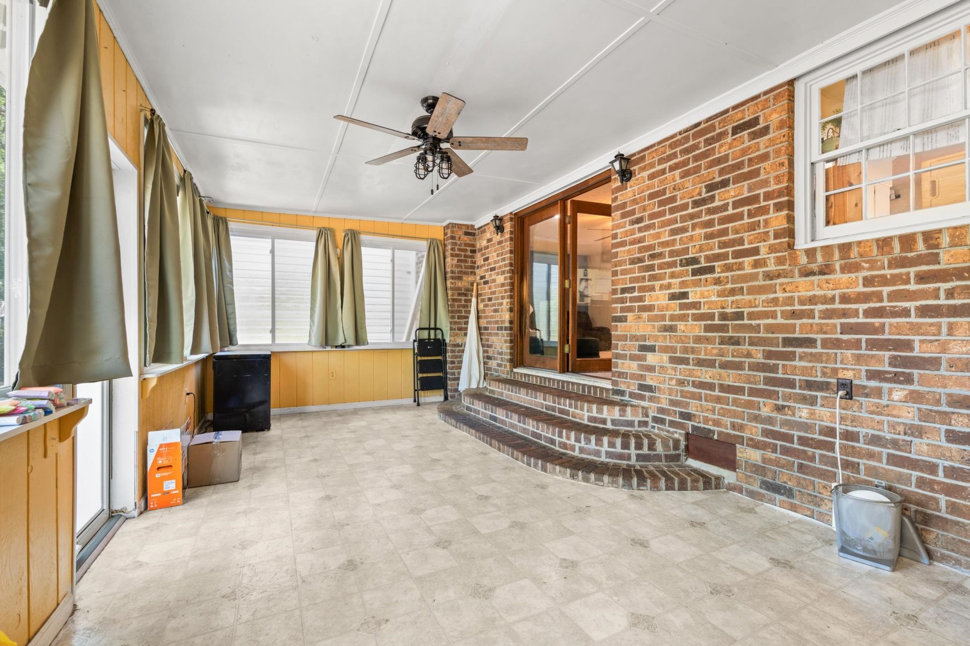 410 Paul St.  Photo 18