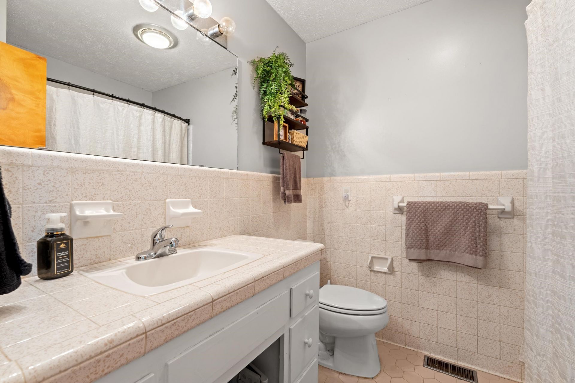 410 Paul St.  Photo 32