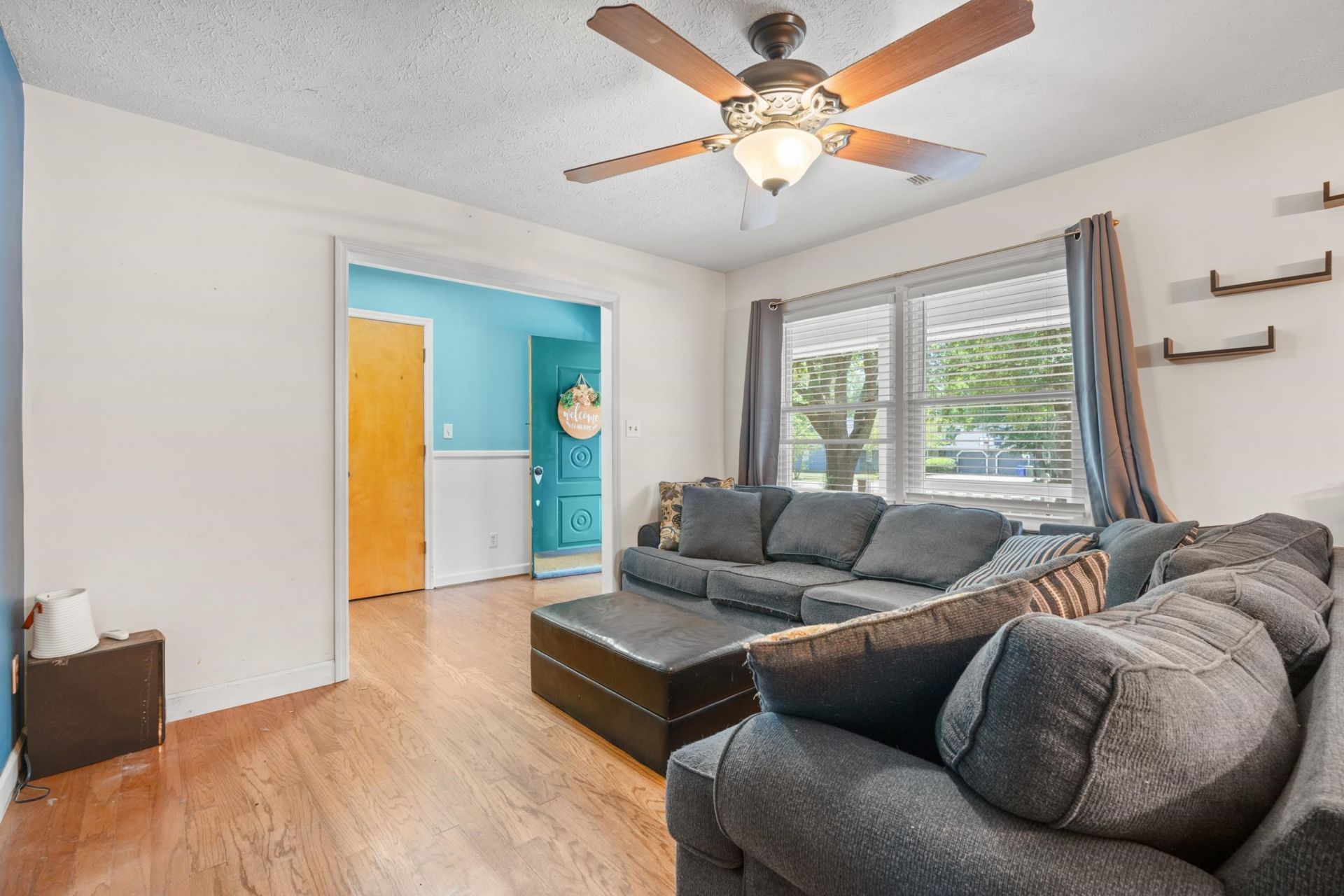 410 Paul St.  Photo 4
