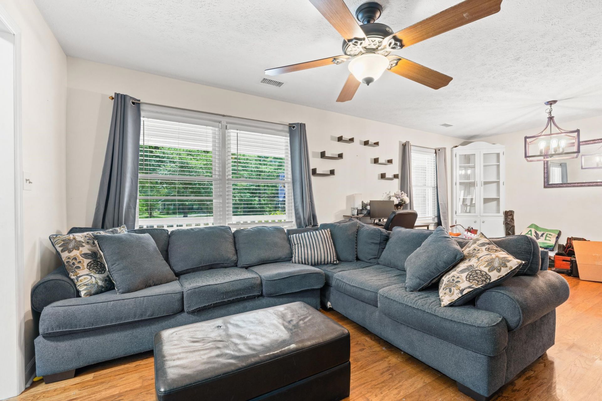 410 Paul St.  Photo 6