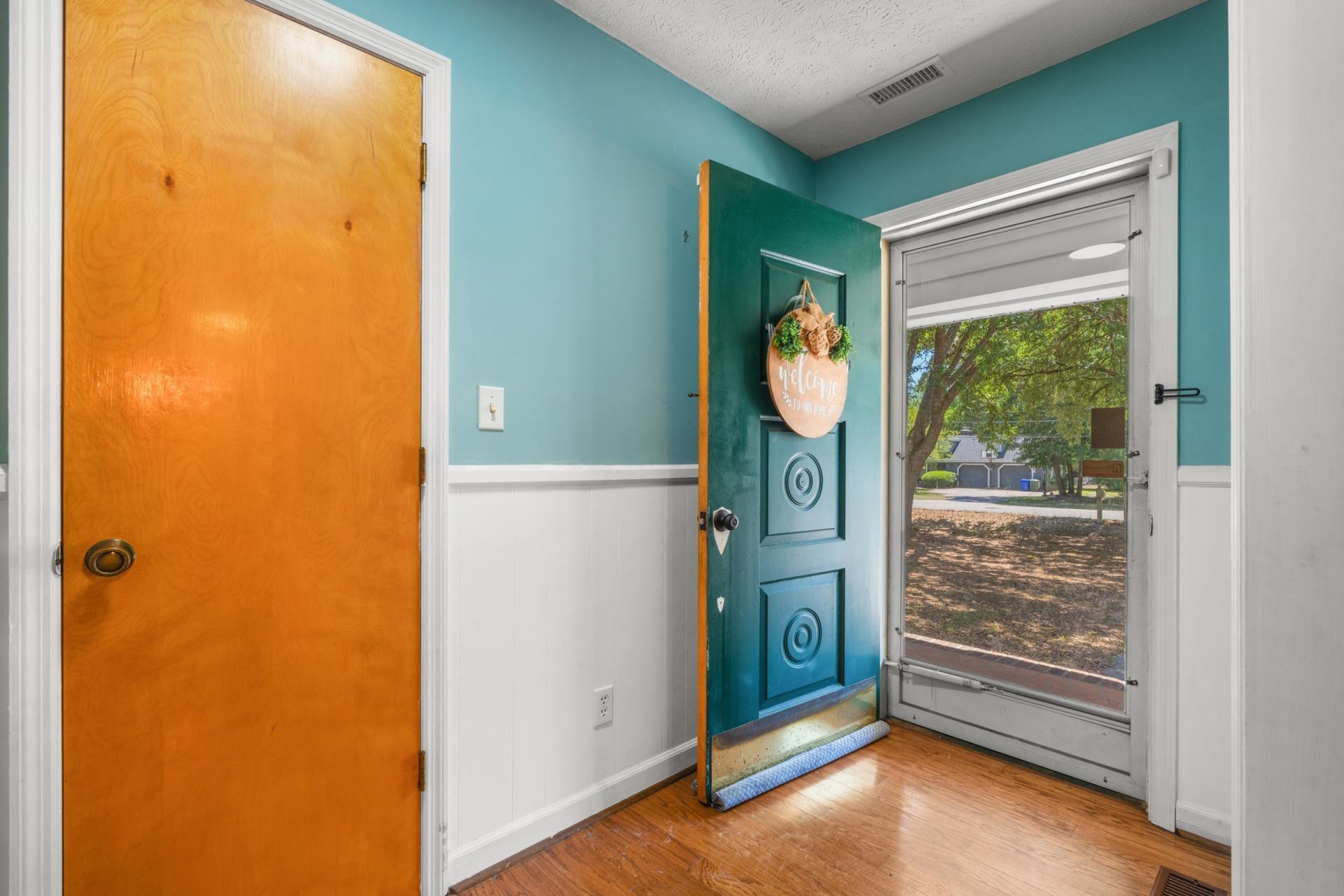 410 Paul St.  Photo 7
