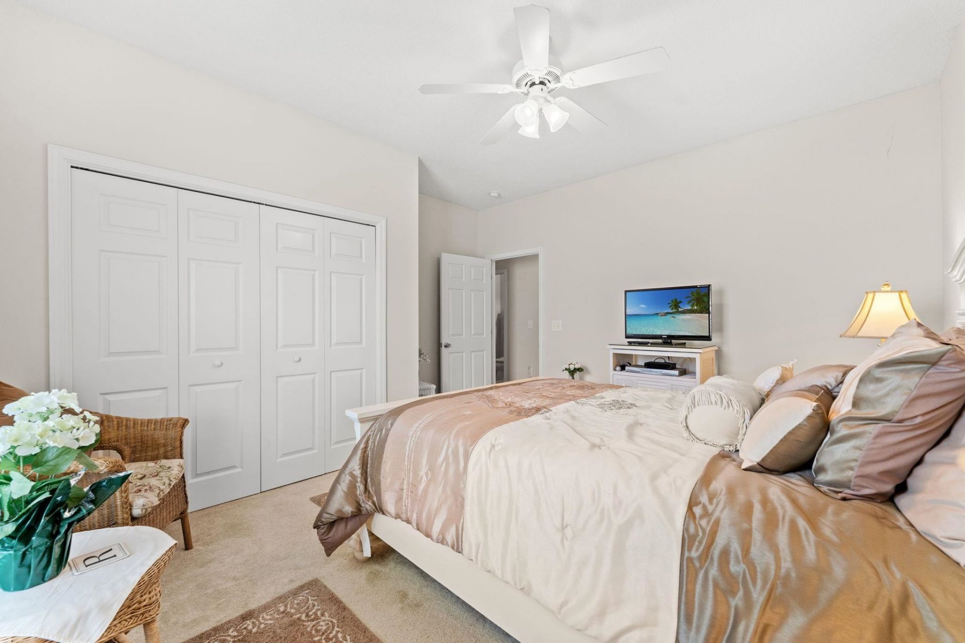 133 Maiden Ln.  Photo 10