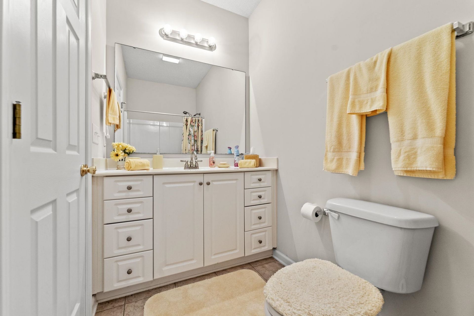 133 Maiden Ln.  Photo 8