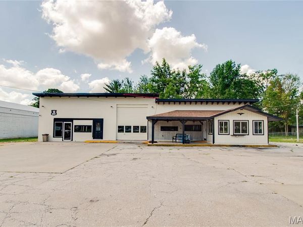 406 W Carpenter Street , Jerseyville, IL 62052