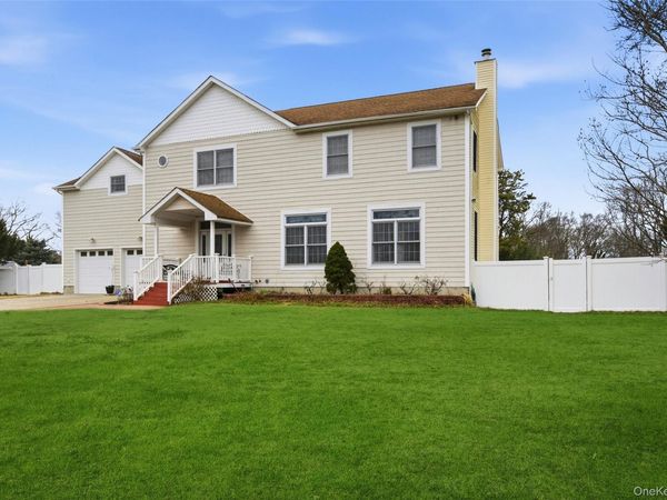 471 Southport Street , Ronkonkoma, NY 11779