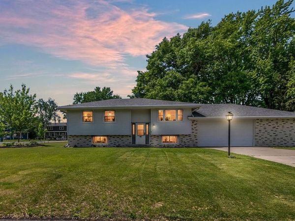 620 109th Lane NE, Blaine, MN 55434