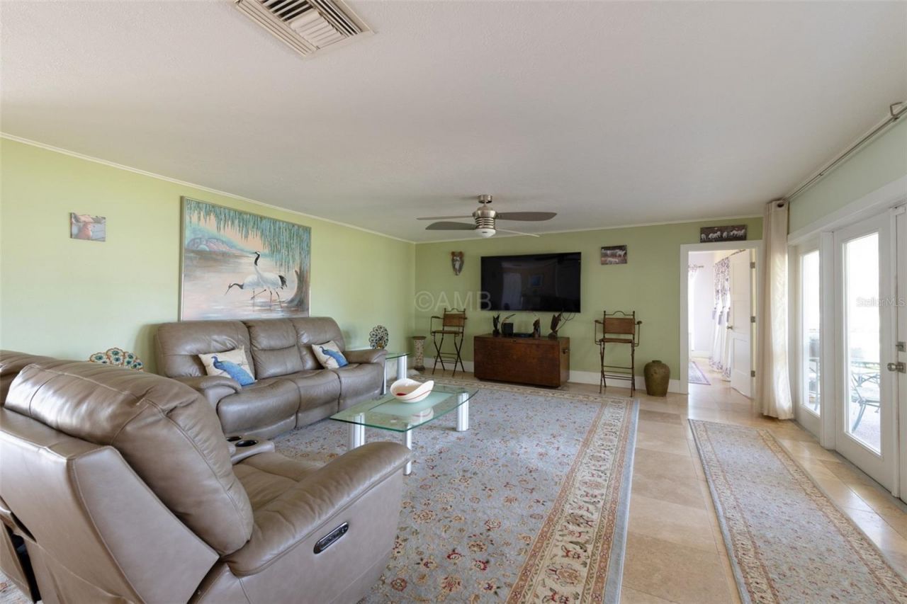 11580 W Dixie Shores Drive, Crystal River, FL 34429 Photo