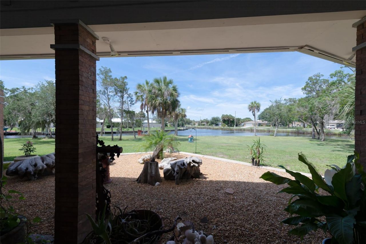 11580 W Dixie Shores Drive, Crystal River, FL 34429 Photo