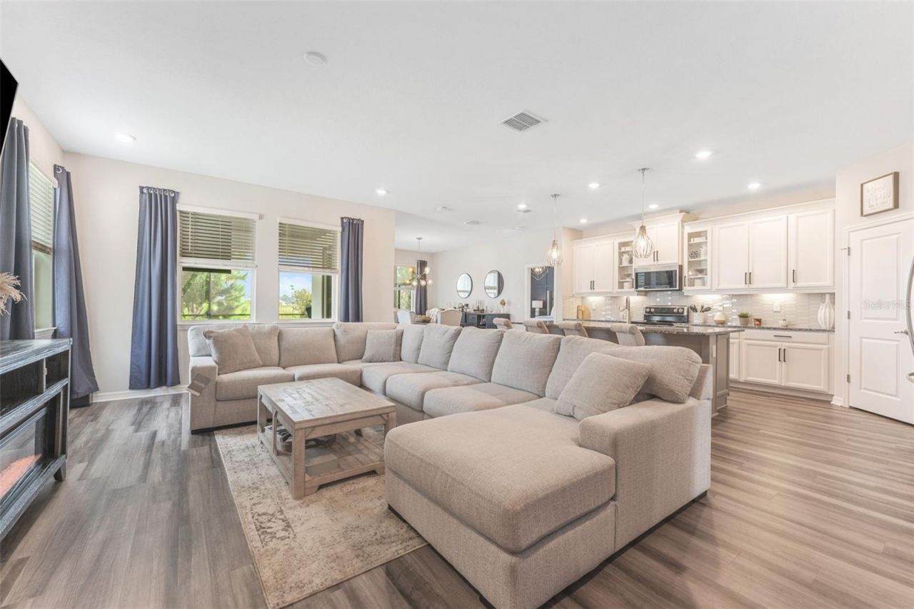 34315 Radley Way , Wesley Chapel, FL 33545 Photo