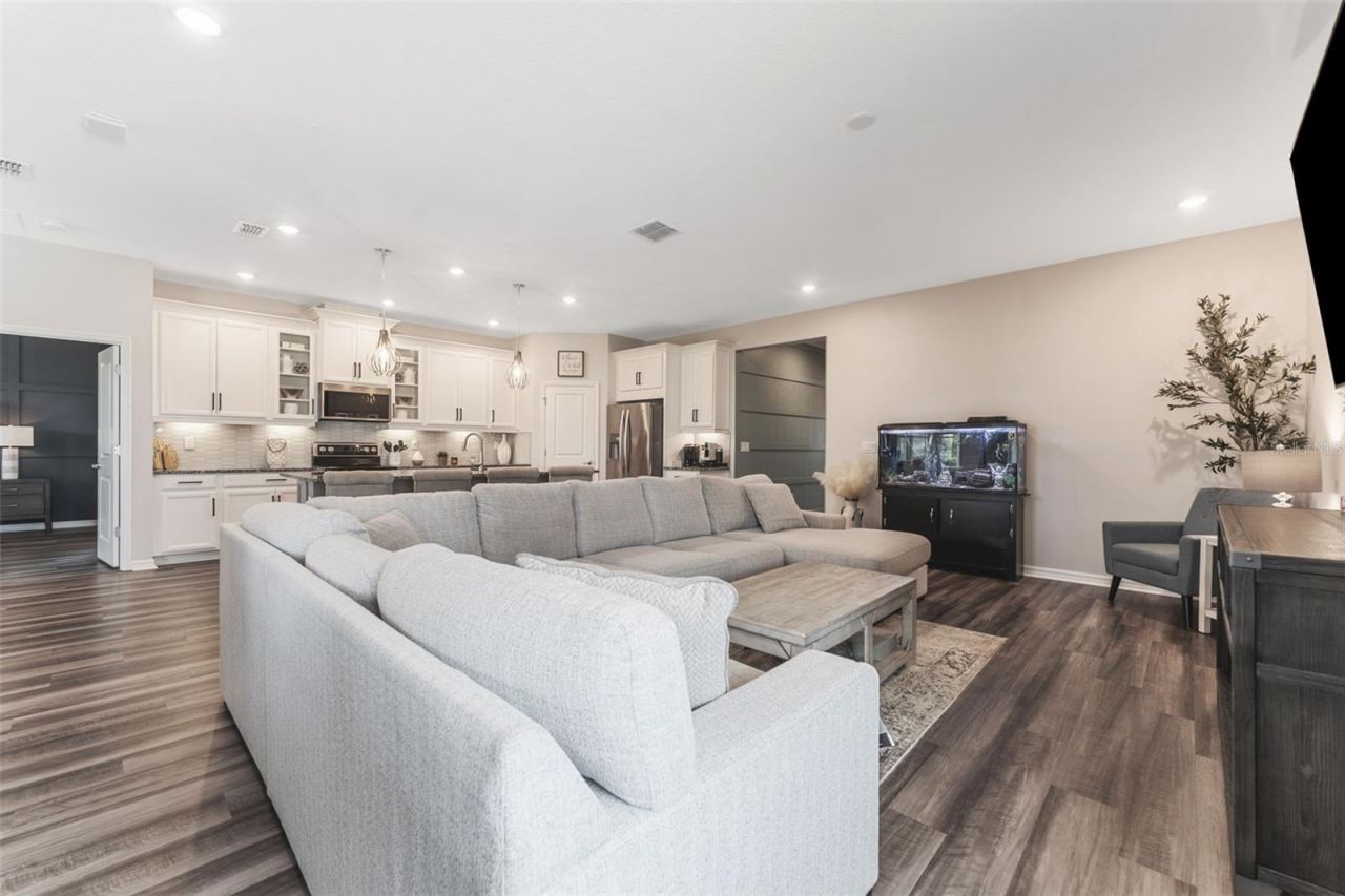 34315 Radley Way , Wesley Chapel, FL 33545 Photo