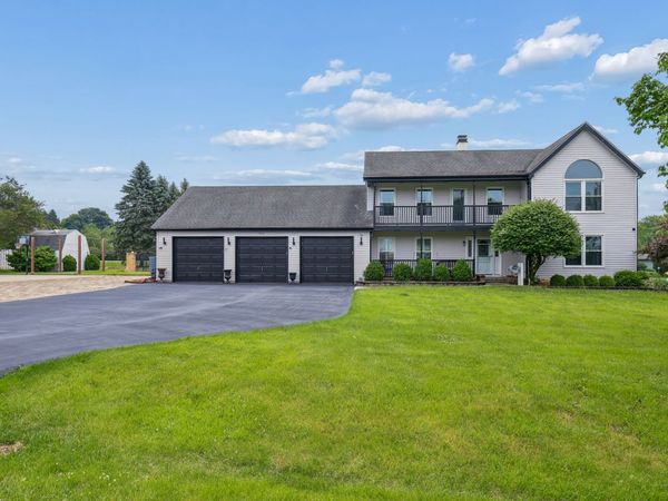 715 Welch Street, Gilberts, IL 60136