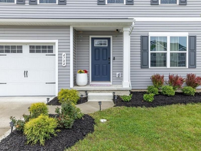 4784 Olivia Way, Lorain, OH 44053 Photo 2