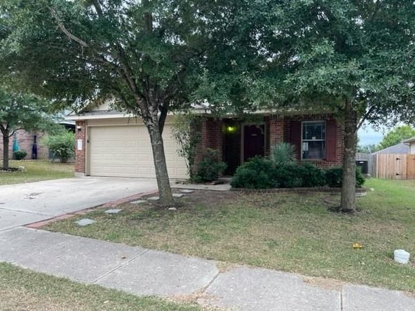 315 Feathergrass DR, Buda, TX 78610