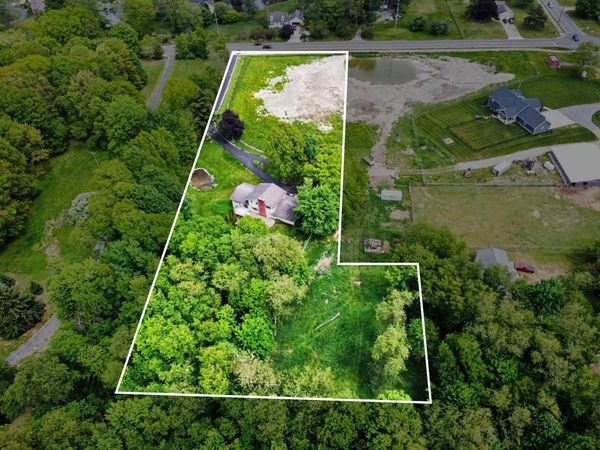 5269 Kenowa Avenue SW, Grandville, MI 49418