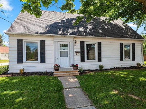 1120 N BADGER AVENUE, Appleton, WI 54914