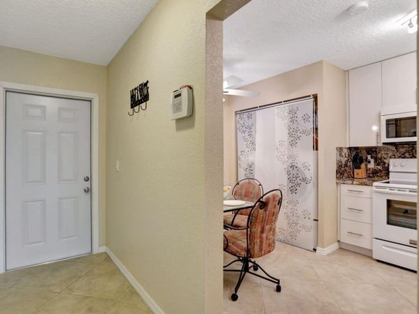 7561 NW 1st Street NW, Unit 302, Margate, FL 33063