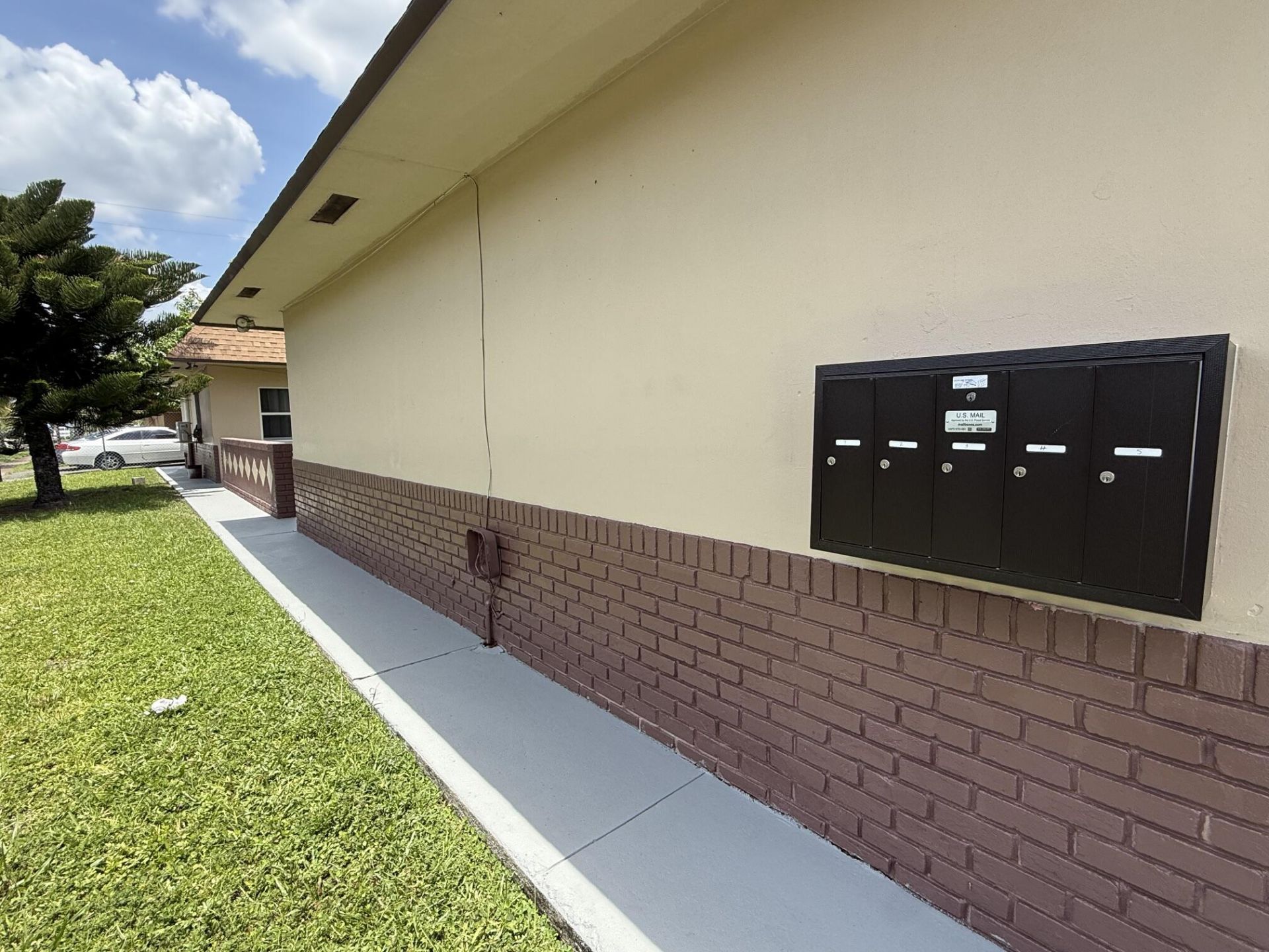 4001 NW 31st Avenue, Unit 4, Lauderdale Lakes, FL 33309 Photo