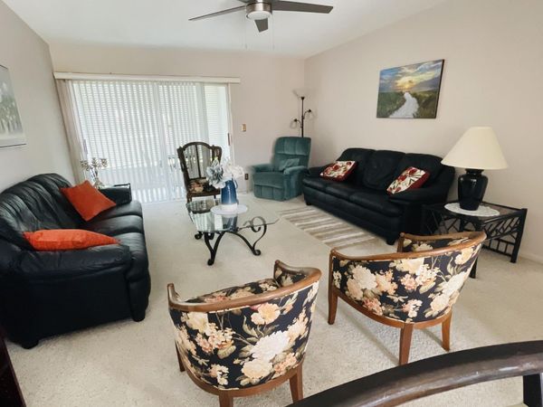 19 Golfs Edge, West Palm Beach, FL 33417