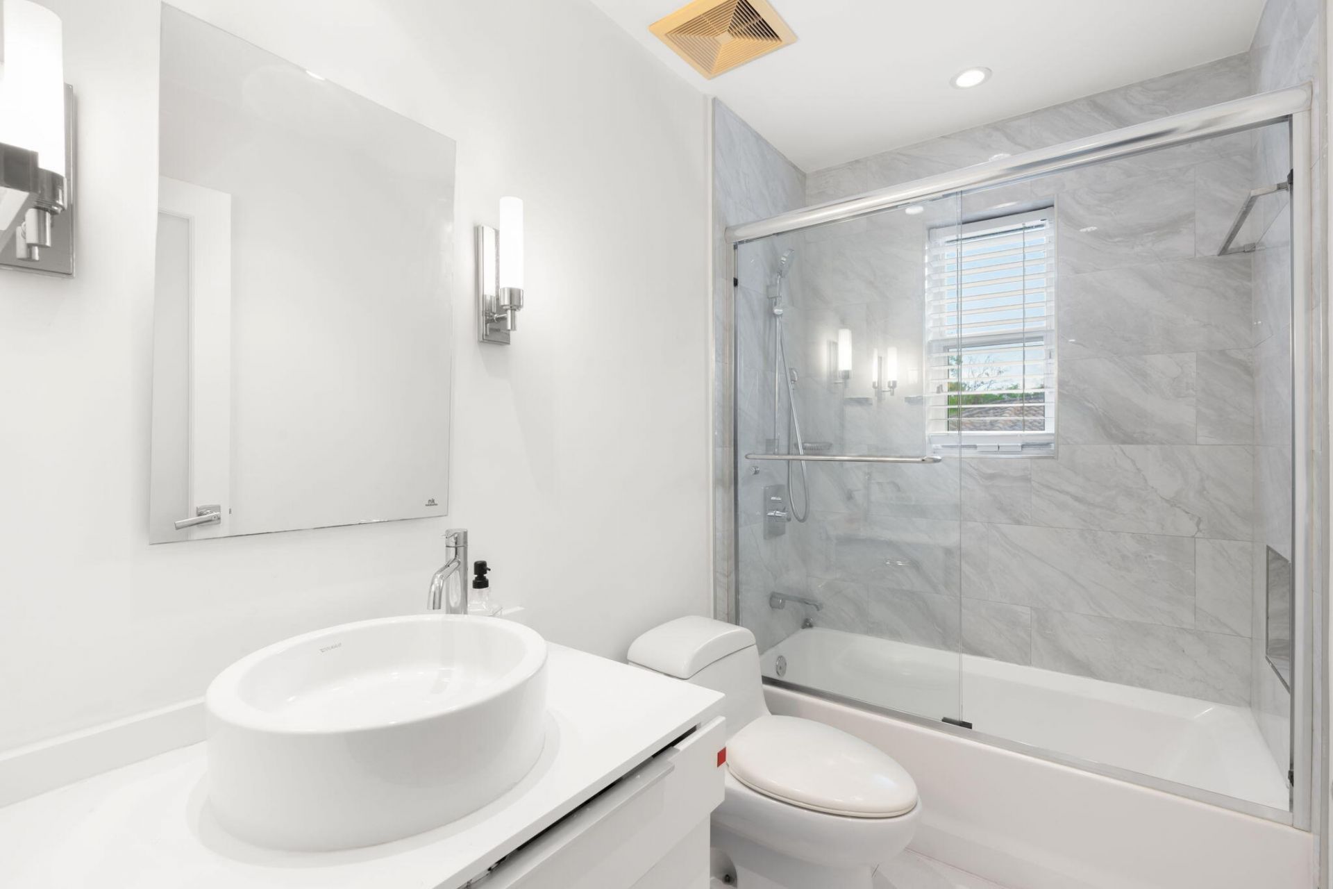 1254 NW 102nd Way, Coral Springs, FL 33071 Photo