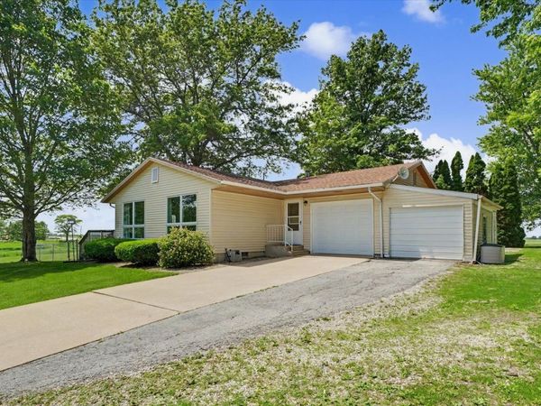 115 Choctaw Trail , Loda, IL 60948