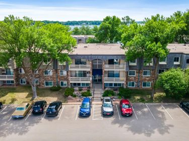 4387 Wilshire Boulevard, Unit 203, Mound, MN 55364