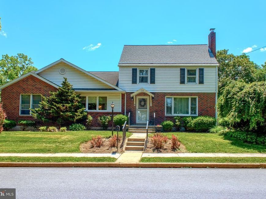 716 W Maple Street, Palmyra, PA 17078 Main Photo