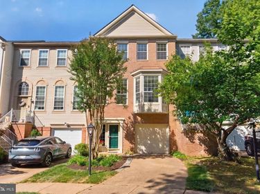 47644 SANDBANK SQUARE, STERLING, VA 20165