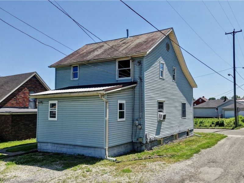 110 8th Street SW, New Philadelphia, OH 44663 Photo 2