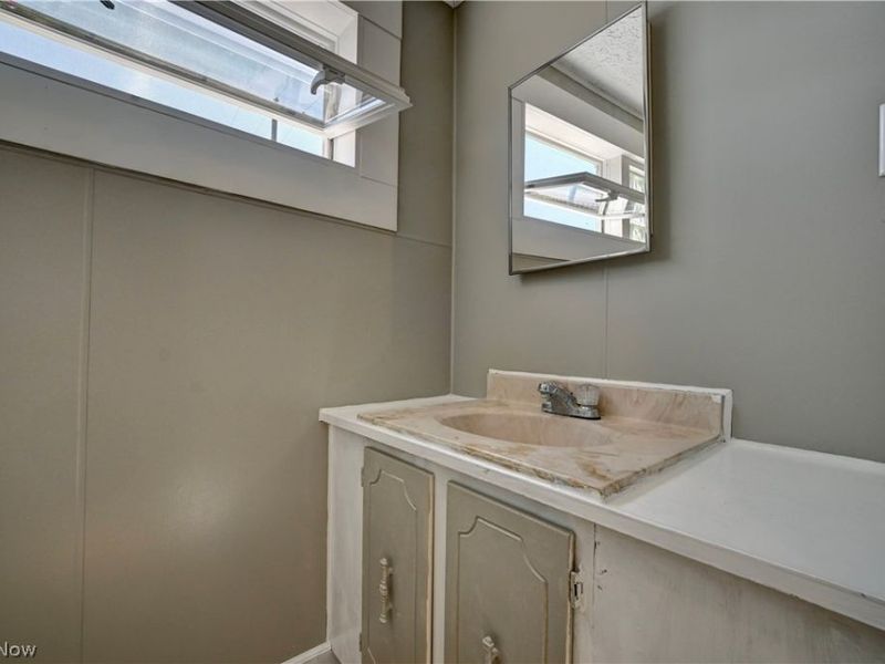 110 8th Street SW, New Philadelphia, OH 44663 Photo 9