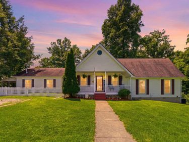 574 Powers Road, Frenchburg, KY 40322