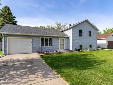 430 BURDICK Court , Grand Forks, ND 58203