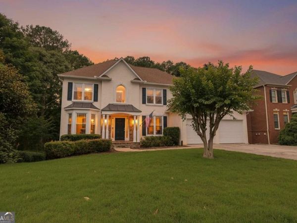 1073 Towne Lake Hills E, Woodstock, GA 30189