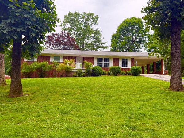 432 Mahogany Street , Spring City, TN 37381