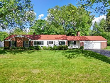 6843 E Dartmoor Road , West Bloomfield Twp, MI 48322